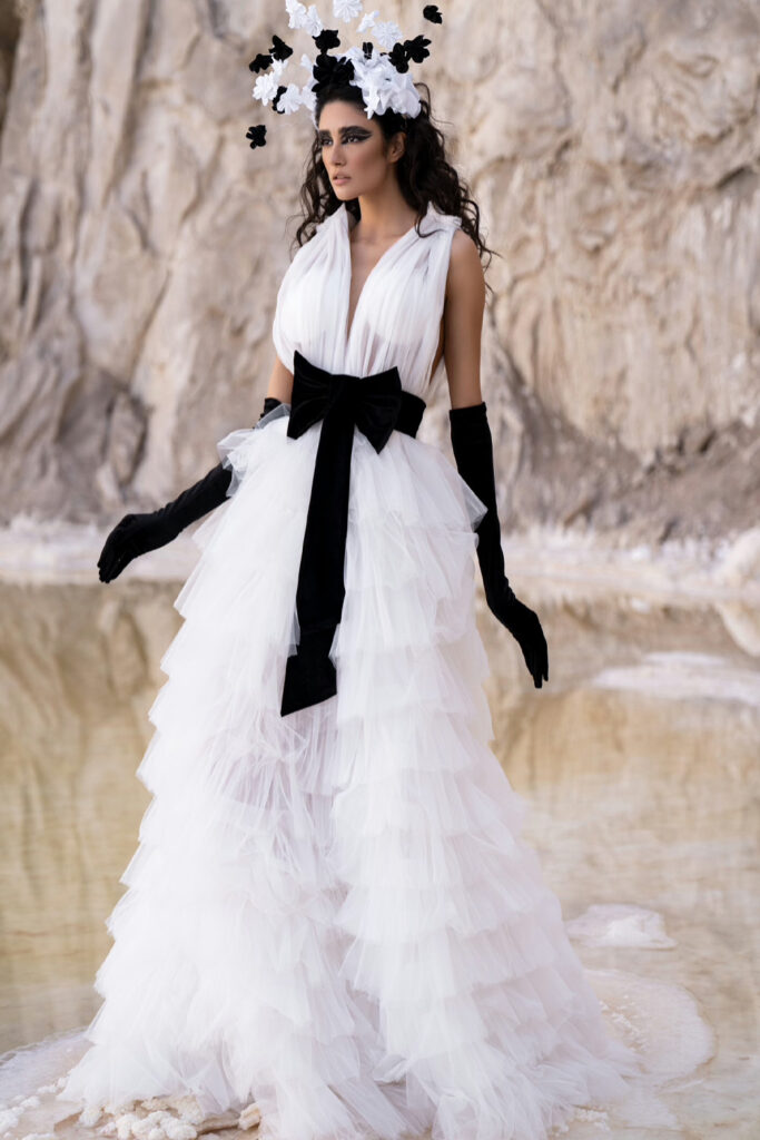 Wedding Dress in French Lace V-neck 2022 princess brides to be - Image 4