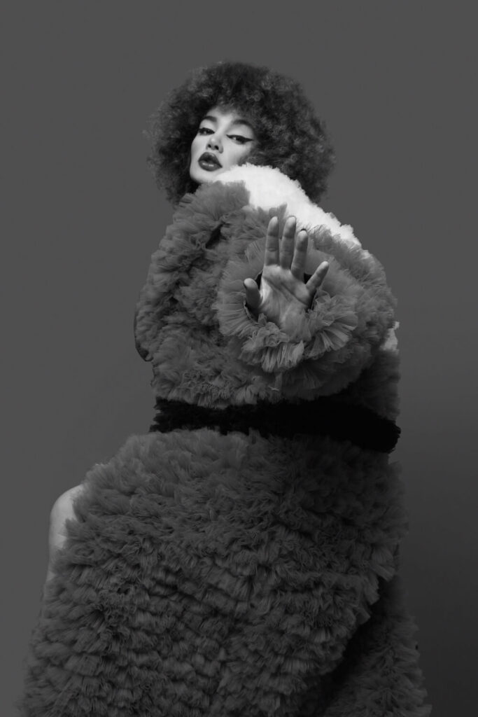 Pleated coat in smoky gray and pearl tones - Image 3