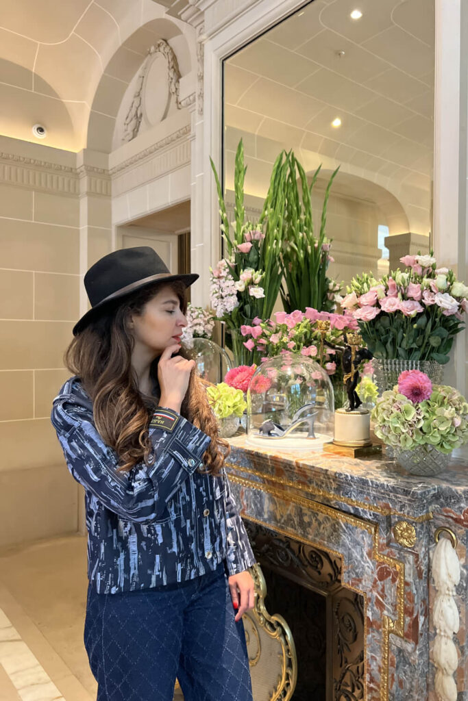 Loose-fitting embroidered denim coat - Image 3